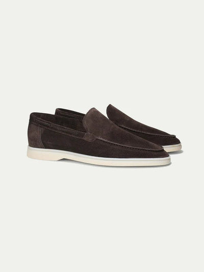 Herren-Loafer-braunes-Modell-aus-Wildleder-mit-weicher-Sohle-zeitlose-Eleganz