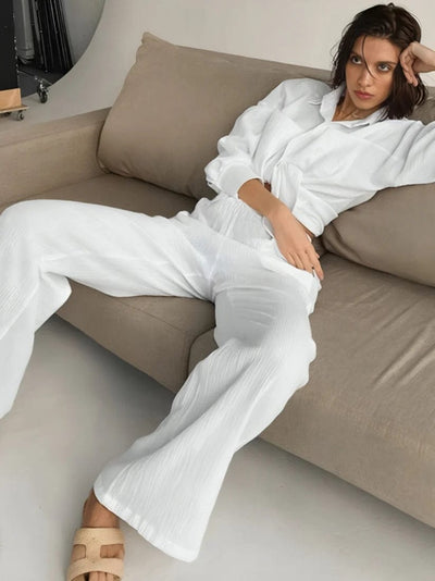 wide-linen-shirt-with-fitting-pants-for-an-old-money-look