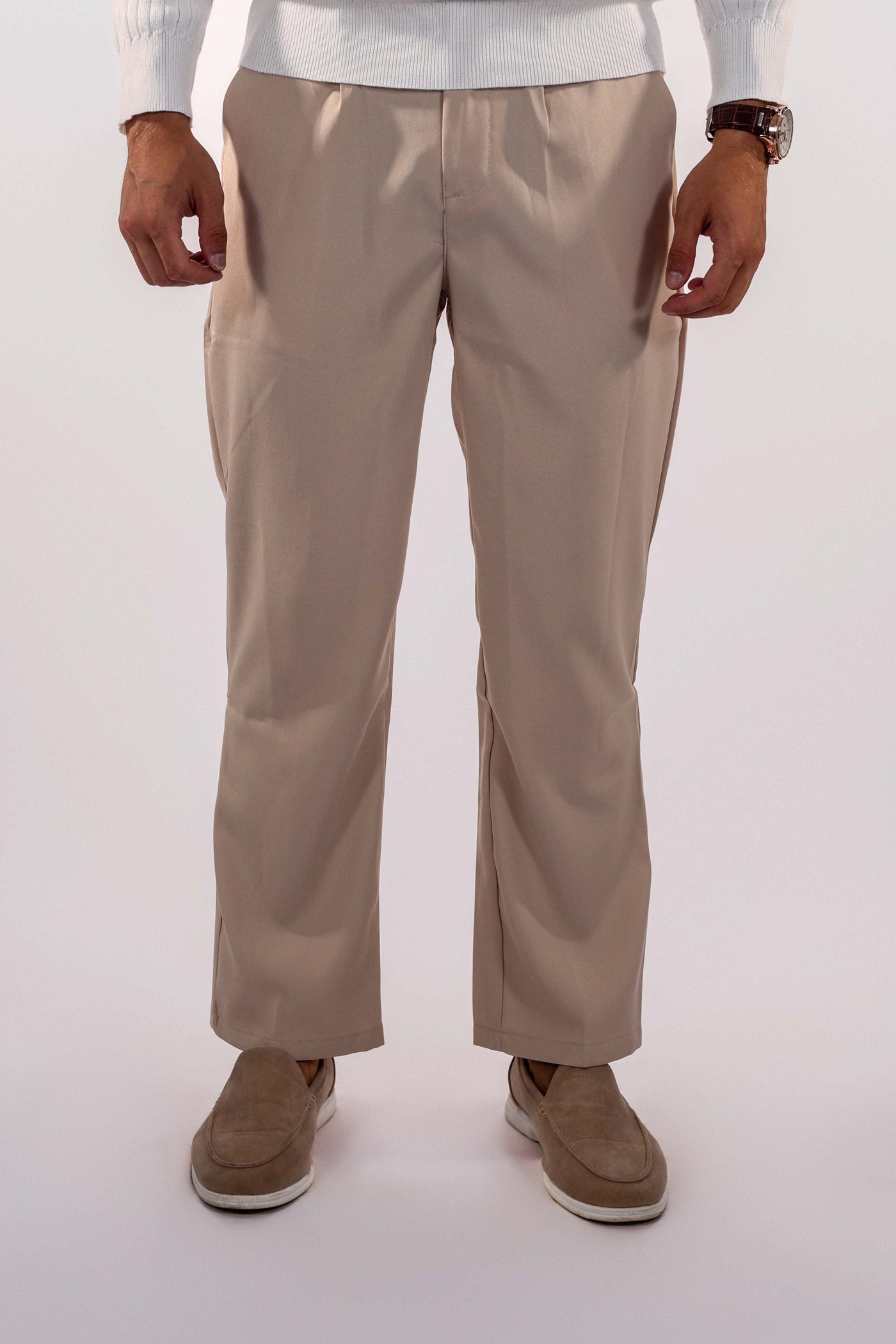 Men's-model-wears-beige-pants-casual-and-comfortable-design