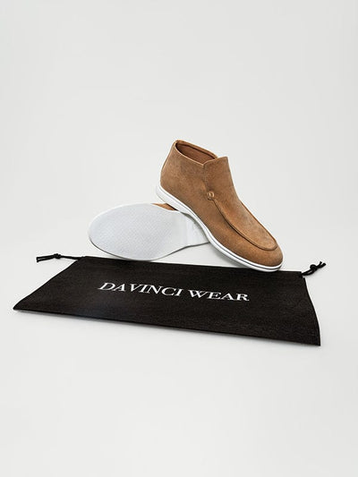 men's-brown-moccasins-in-noble-suede-with-a-simple-and-timeless-design