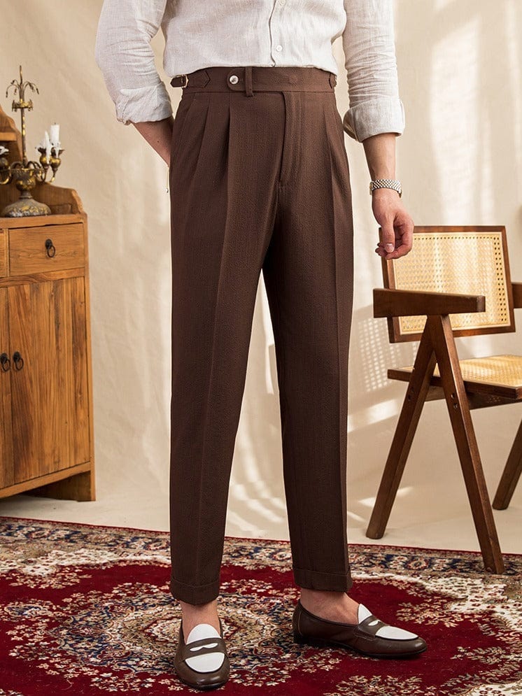 Men's-brown-wide-high-waisted-trousers-with-vintage-look-and-elegant-pleated-seam