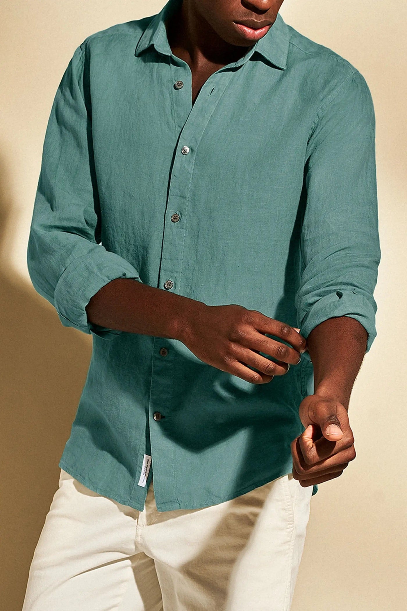 men's-linen-shirt-with-button-front-and-classic-cut-elegant-and-timeless-design