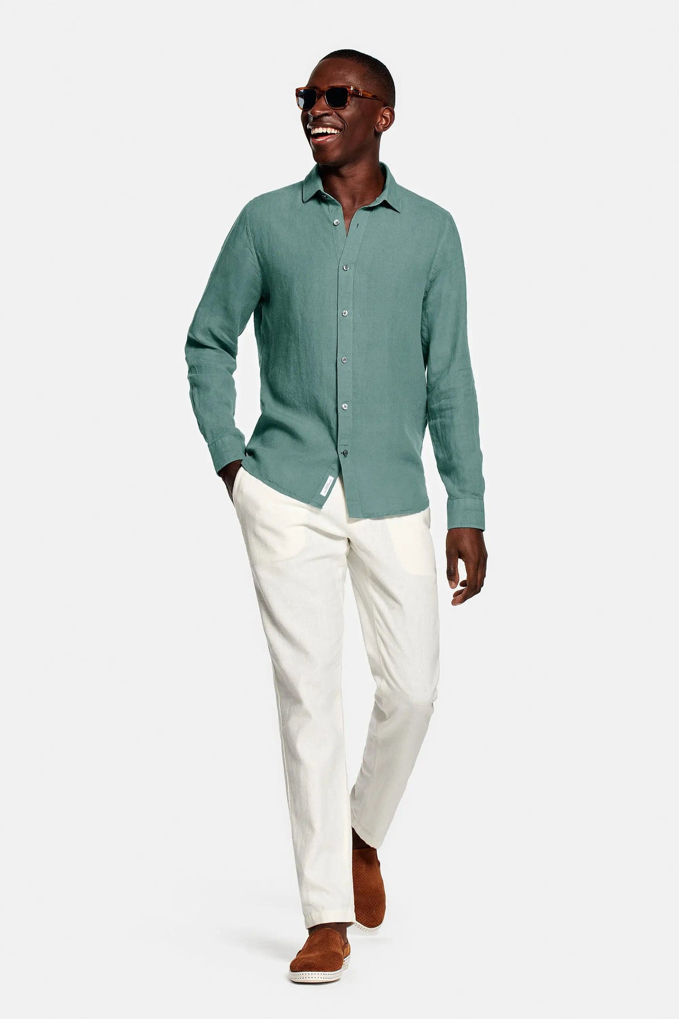 men's-linen-shirt-with-button-front-and-classic-cut-elegant-and-timeless-design