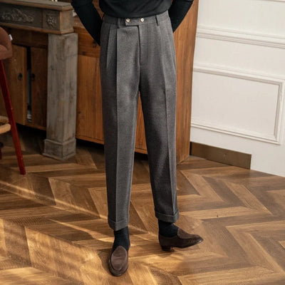 Men's-wide-grey-high-waisted-trousers-with-vintage-look-and-elegant-pleated-seam