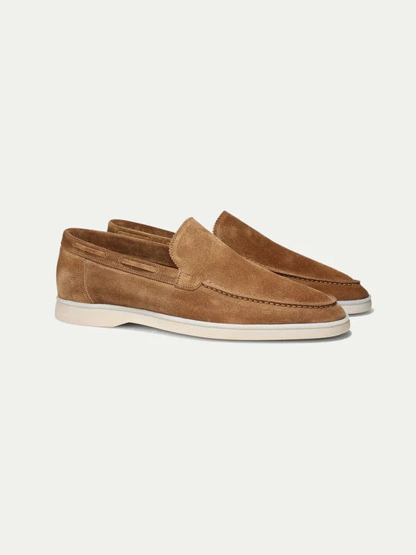 Mocassins en daim beige pour hommes avec bords sans couture et design élégant