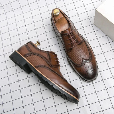 brun-Brogues-avec-modèle-de-perforation-et-semelle-contrastée-élégant-et-classique-design