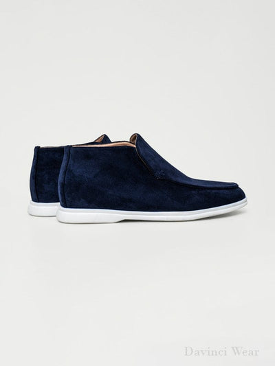 Mocassins-hommes-bleu foncé-en-suède-sublime-au-design-simple-et-intemporel