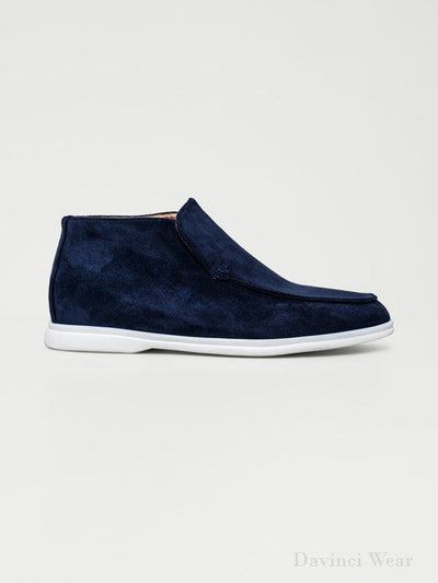 Mocassins-hommes-bleu foncé-en-suède-sublime-au-design-simple-et-intemporel