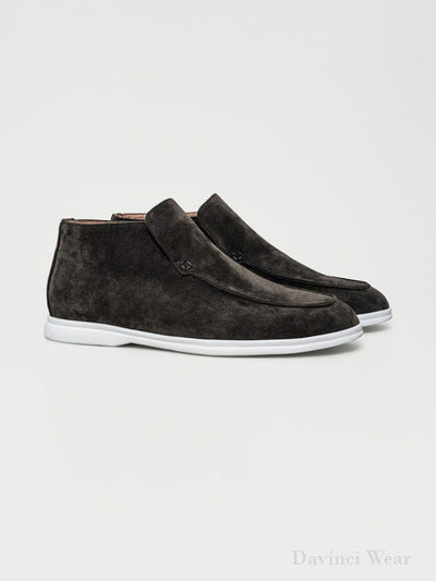 homme-mocassin-gris foncé-en-suède-sublime-au-design-simple-et-intemporel