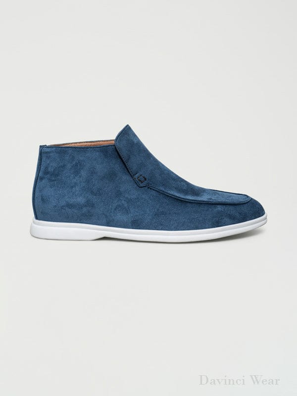 Mocassins-hommes-bleu-clair-en-suède-sublime-au-design-simple-et-intemporel