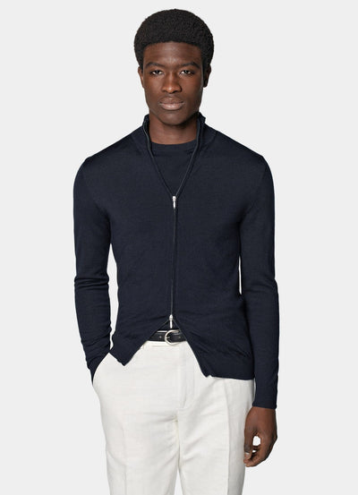 Pull-over mi-bas bleu foncé pour hommes en coton côtelé pour un look sportif.