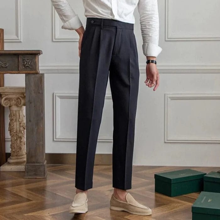 Hommes-Noir-Combinaison-Pantalon-Modèle de coupe taille haute-montre l'élégance classique