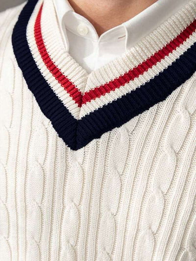 Pull en V blanc pour hommes avec côtes-accents rouge-bleu-design-vintage-style-élégant