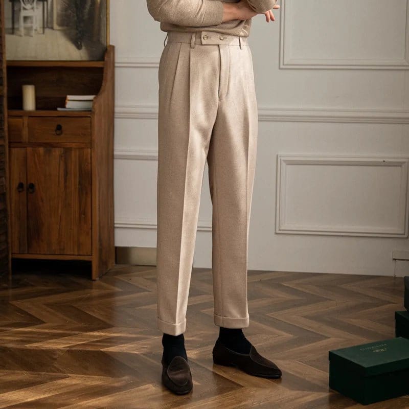 Hommes-beige-pantalon-taille-haute-avec-look-vintage-et-couture-plissée-élégante