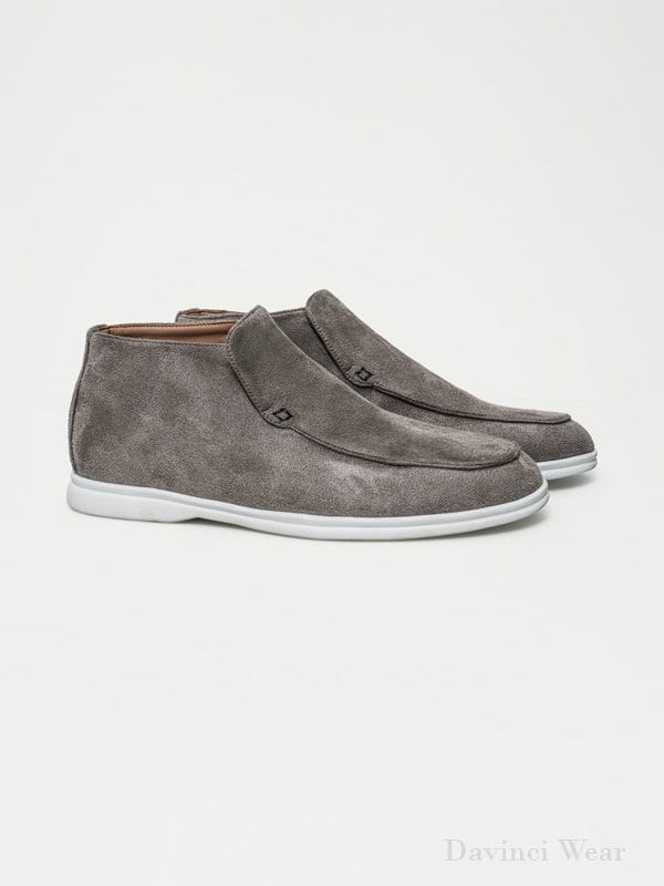 mocassins-hommes-gris-en-suède-sublime-au-design-simple-et-intemporel