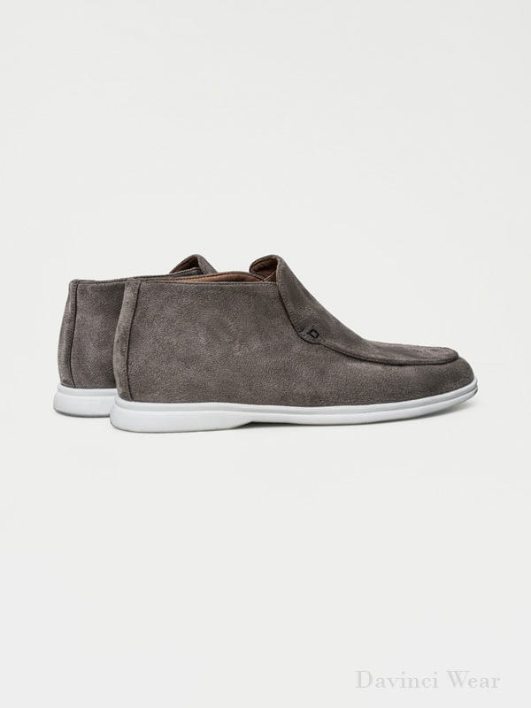 mocassins-hommes-gris-en-suède-sublime-au-design-simple-et-intemporel