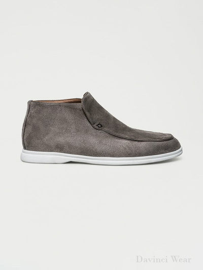 mocassins-hommes-gris-en-suède-sublime-au-design-simple-et-intemporel