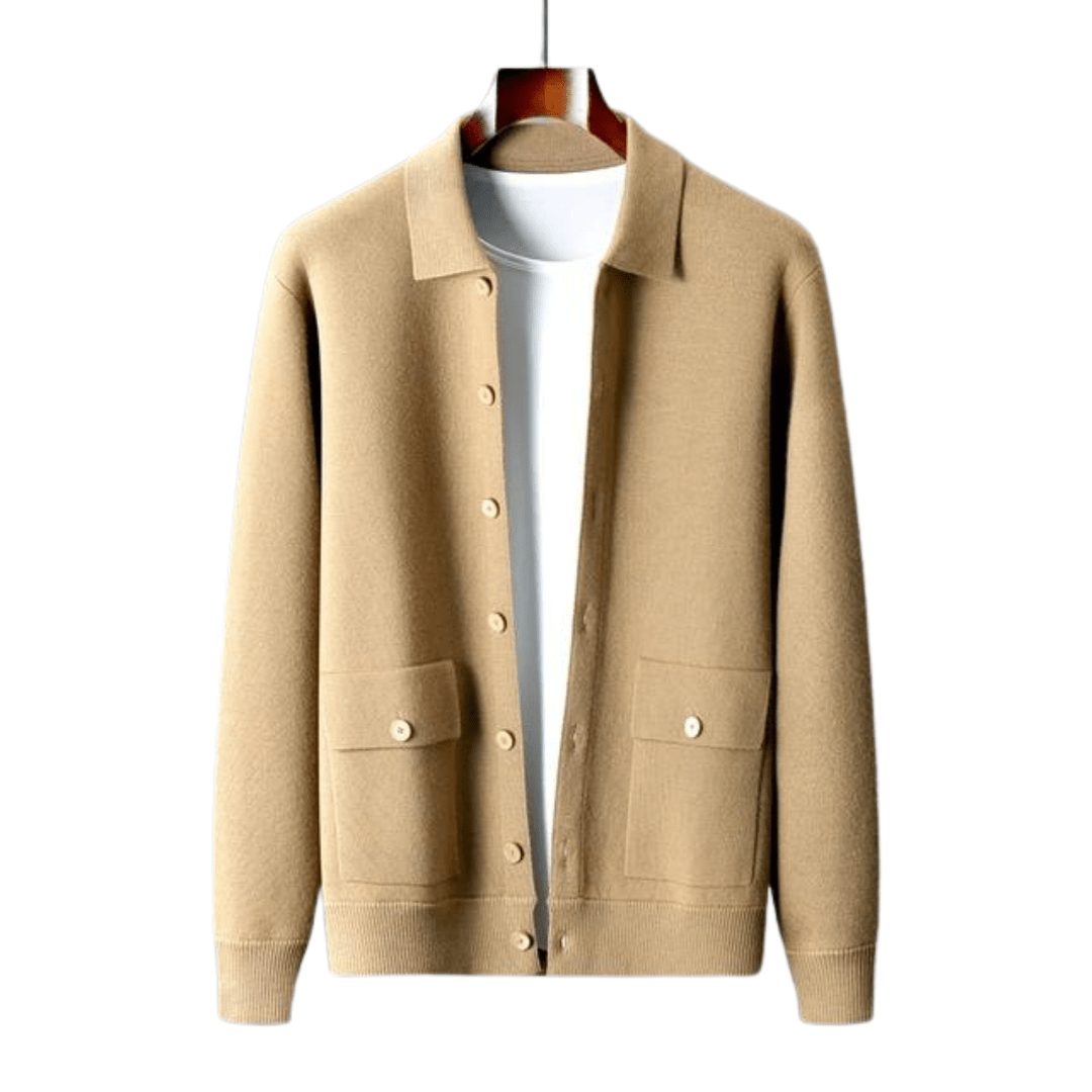 Cardigan-bouton-homme-beige-avec-col-et-poche-de-poitrine