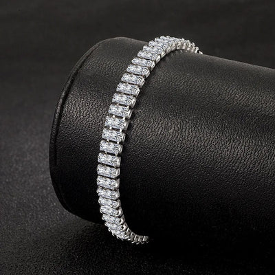 elegante armband-met-rijen-van-fijne-steentjes-tijdloos-luxe-en-hoogwaardig-vakmanschap